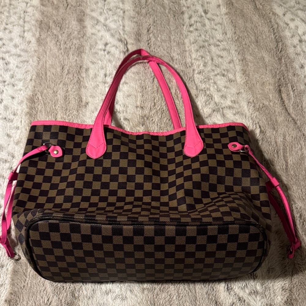 💖Stylish Pink and Brown Checkered Tote Bag - Picture 2 of 10